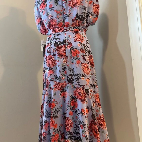 Chelsea28 Blue and Purple Wrap Midi Dress with V-Neck - Picture 10 of 16